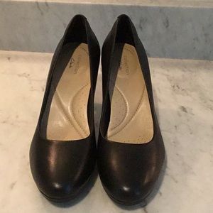 Clarks Adriel Viola Women’s Ortholite Black  High Heel Platform Pumps Size 9